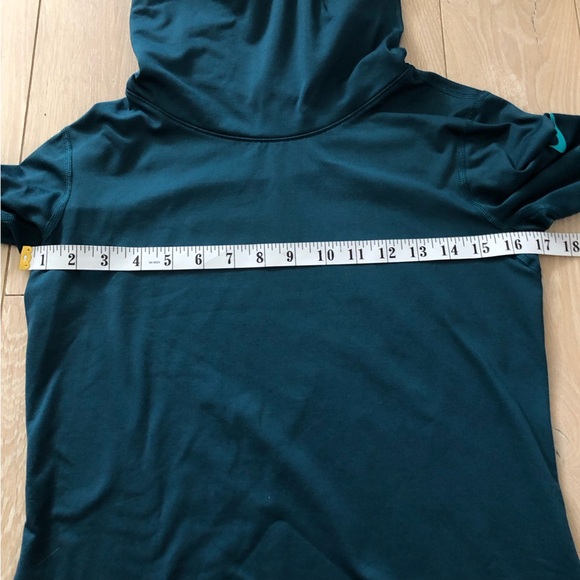 Nike Pro Dri-Fit Running Long Sleeve Top with Thumb Holes in EmeraldGreen Size M - Picture 10 of 12
